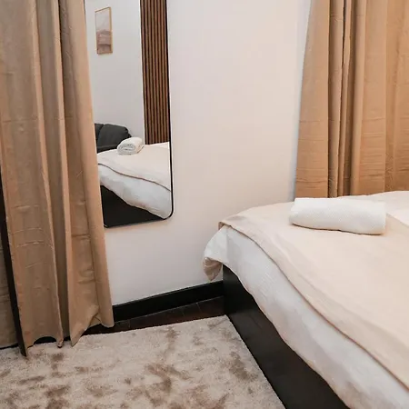 Simple Private Rooms In 5Br Shared Apartment, Well Connected Location Ghent