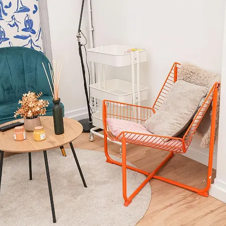 Simple Private Rooms In 5Br Shared Apartment, Well Connected Location Ghent