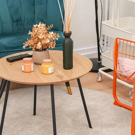 Simple Private Rooms In 5Br Shared Apartment, Well Connected Location