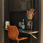 Simple Private In 5br Shared Apartment, Well Connected Location Lägenhet Gent
