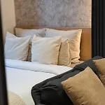 Simple Private In 5br Shared Apartment, Well Connected Location Gent