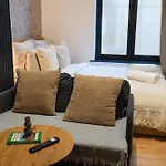 Simple Private In 5br Shared Apartment, Well Connected Location
