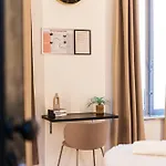 Simple Private In 5br Shared Apartment, Well Connected Location דירה גנט