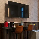 Simple Private In 5br Shared Apartment, Well Connected Location