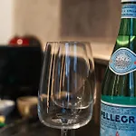Simple Private In 5br Shared Apartment, Well Connected Location דירה