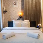 Simple Private In 5br Shared Apartment, Well Connected Location