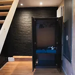 Simple Private In 5br Shared Apartment, Well Connected Location Lägenhet Gent