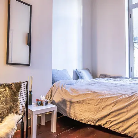 Lovely With View At Vibrant Ghent, Breezy Balcony Apartment
