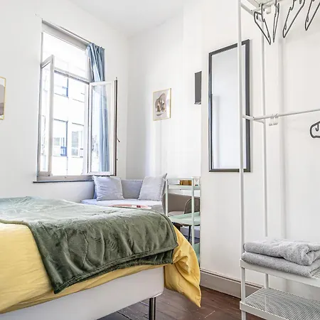 Lovely With View At Vibrant Ghent, Breezy Balcony Apartment *