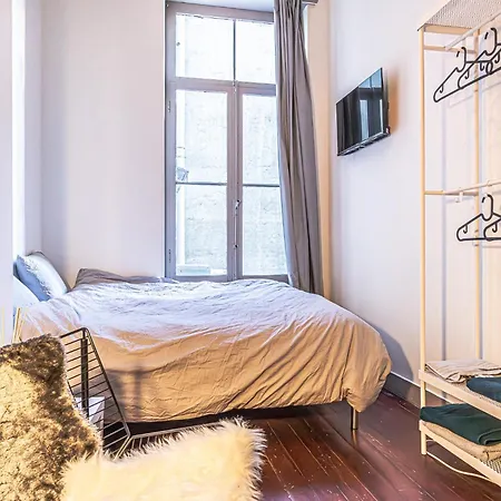 Apartment Lovely With View At Vibrant Ghent, Breezy Balcony