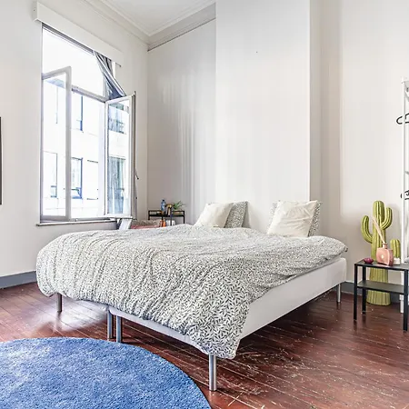 Apartment Lovely With View At Vibrant Ghent, Breezy Balcony Ghent