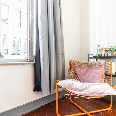Lovely With View At Vibrant Ghent, Breezy Balcony *