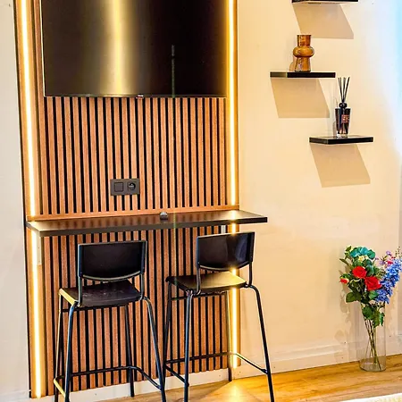 公寓 Simple Private Rooms In 5Br Shared Apartment, Well Connected Location *