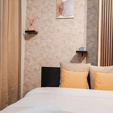 公寓 Simple Private Rooms In 5Br Shared Apartment, Well Connected Location *