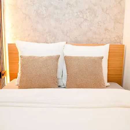 Simple Private Rooms In 5Br Shared Apartment, Well Connected Location Apartment *