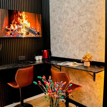 公寓 Simple Private Rooms In 5Br Shared Apartment, Well Connected Location *