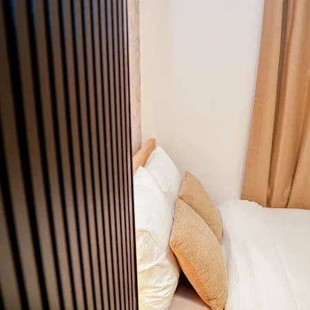 Simple Private Rooms In 5Br Shared Apartment, Well Connected Location * Ghent