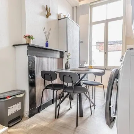 Simple Private Rooms In 5Br Shared Apartment, Well Connected Location Ghent