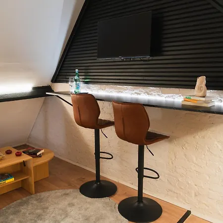 Simple Private In 5br Shared Apartment, Well Connected Location * Gand