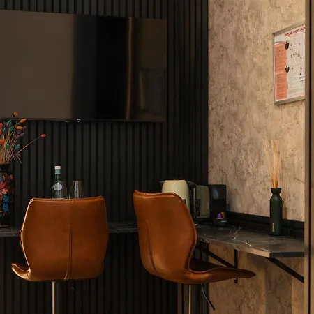 Simple Private In 5br Shared Apartment, Well Connected Location * Гент