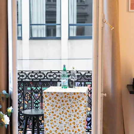 Simple Private In 5br Shared Apartment, Well Connected Location * Gand