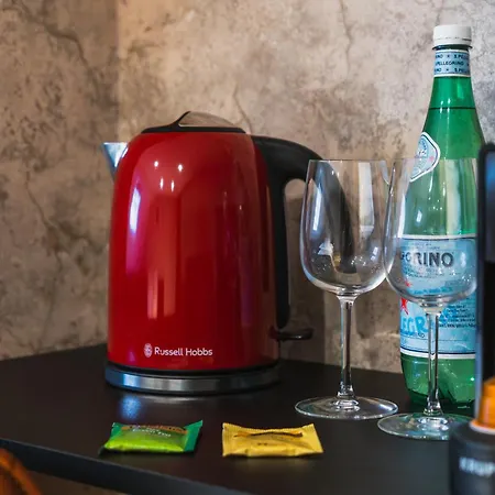 Appartement Simple Private In 5br Shared Apartment, Well Connected Location