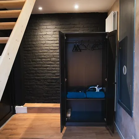Simple Private In 5br Shared Apartment, Well Connected Location Appartement Gand