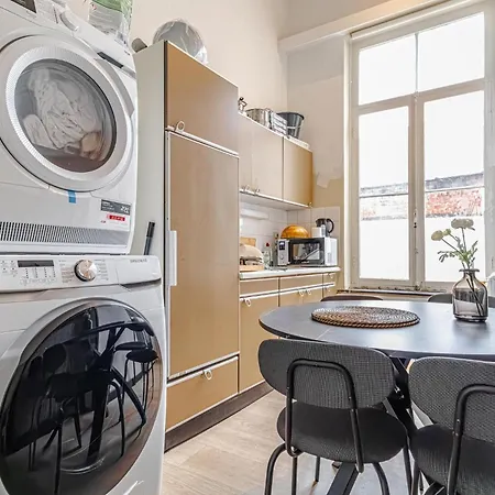 Simple Private In 5br Shared Apartment, Well Connected Location Gand