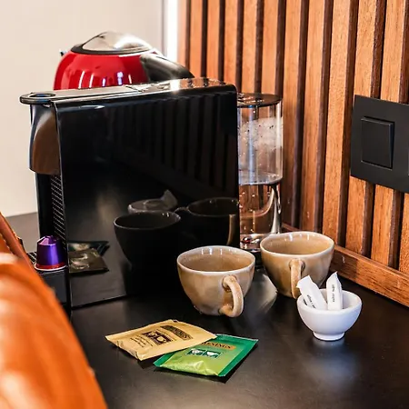 Appartement Simple Private In 5br Shared Apartment, Well Connected Location