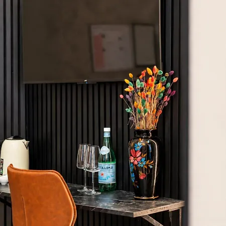 Appartement Simple Private In 5br Shared Apartment, Well Connected Location Gand
