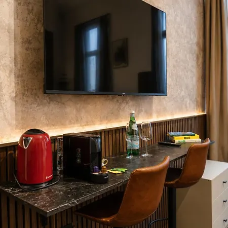 Simple Private In 5br Shared Apartment, Well Connected Location Appartement