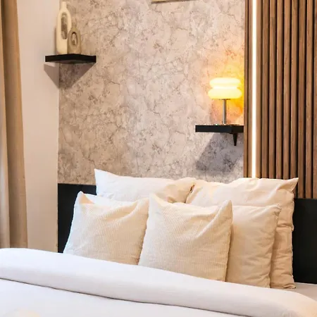 Simple Private In 5br Shared Apartment, Well Connected Location Appartement Gand
