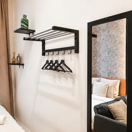 Simple Private In 5br Shared Apartment, Well Connected Location Gand