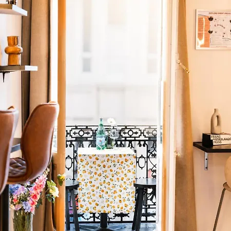 Appartement Simple Private In 5br Shared Apartment, Well Connected Location