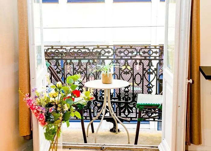 Lägenhet Simple Private In 5br Shared Apartment, Well Connected Location Gent