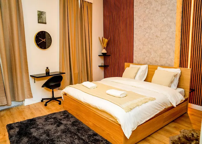 Simple Private Rooms In 5Br Shared Apartment, Well Connected Location Appartamento *