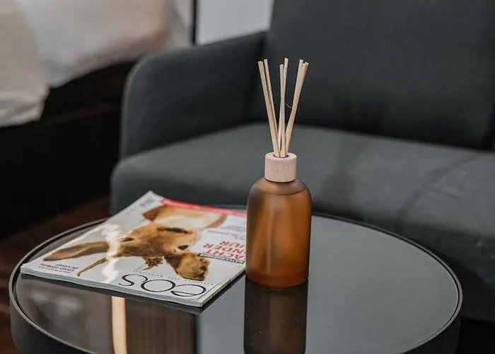 Simple Private Rooms In 5Br Shared Apartment, Well Connected Location