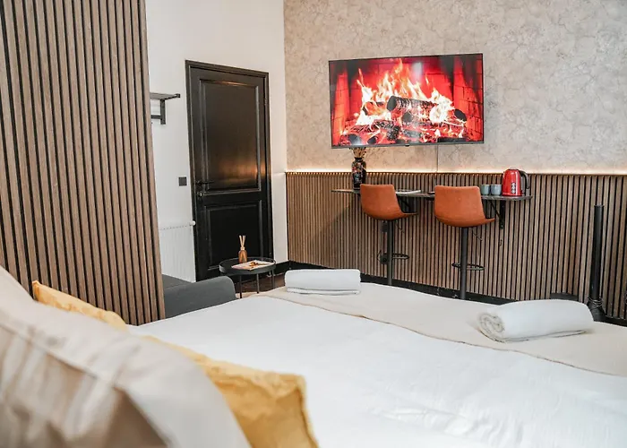 Simple Private Rooms In 5Br Shared Apartment, Well Connected Location Appartamento Gand