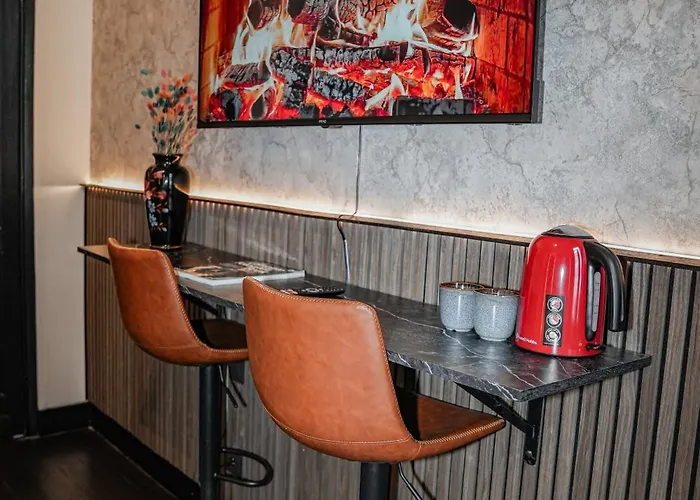 Simple Private In 5br Shared Apartment, Well Connected Location * Gent