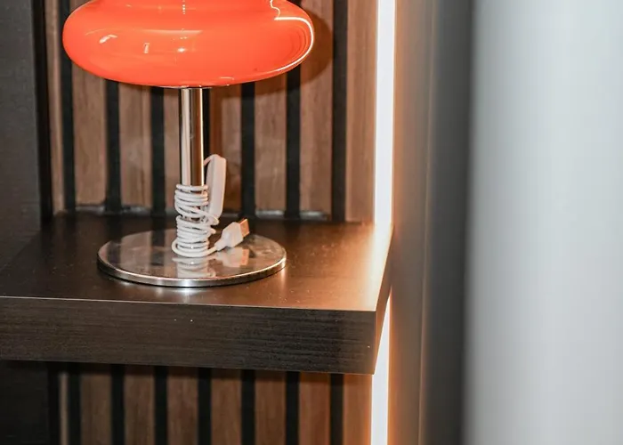 Simple Private Rooms In 5Br Shared Apartment, Well Connected Location Appartamento *