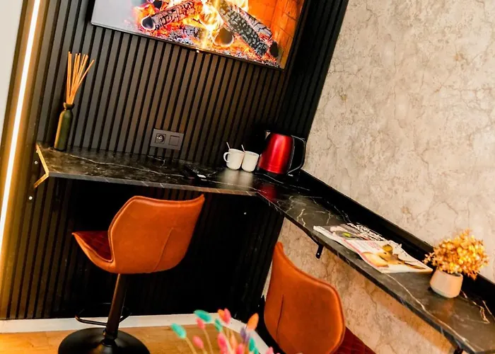 Simple Private Rooms In 5Br Shared Apartment, Well Connected Location Appartamento *