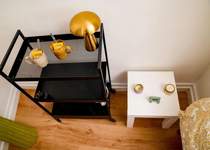 Lägenhet Simple Private In 5br Shared Apartment, Well Connected Location