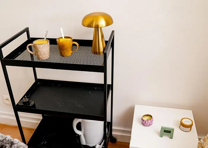 Appartamento Simple Private Rooms In 5Br Shared Apartment, Well Connected Location