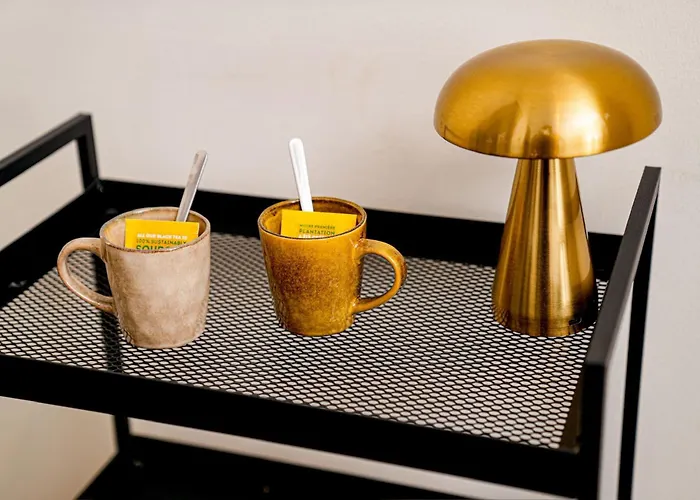 Simple Private Rooms In 5Br Shared Apartment, Well Connected Location Appartamento