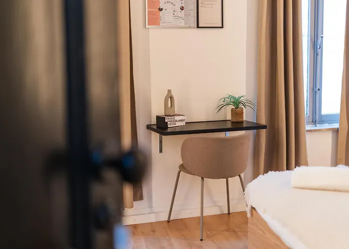 Simple Private In 5br Shared Apartment, Well Connected Location * Ghent