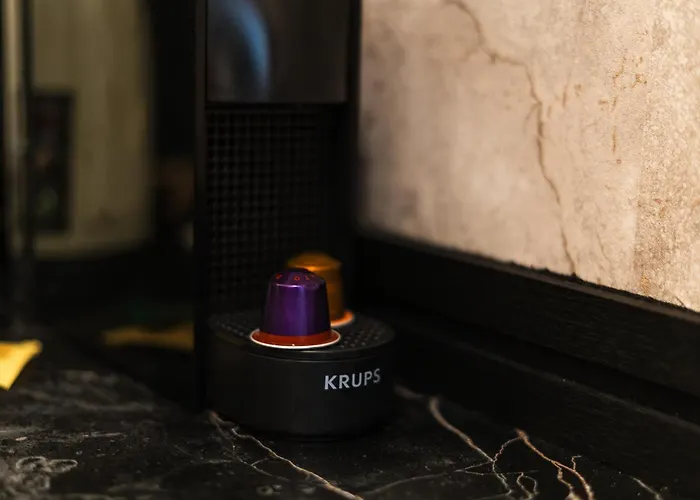 Simple Private In 5br Shared Apartment, Well Connected Location Apartment Ghent