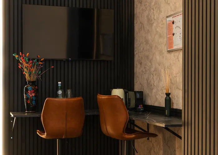 Simple Private In 5br Shared Apartment, Well Connected Location * Ghent