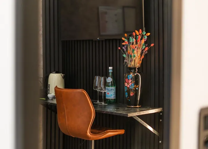 Simple Private In 5br Shared Apartment, Well Connected Location Apartment Ghent