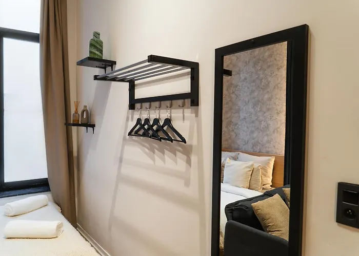 Appartement Simple Private In 5br Shared Apartment, Well Connected Location Gand