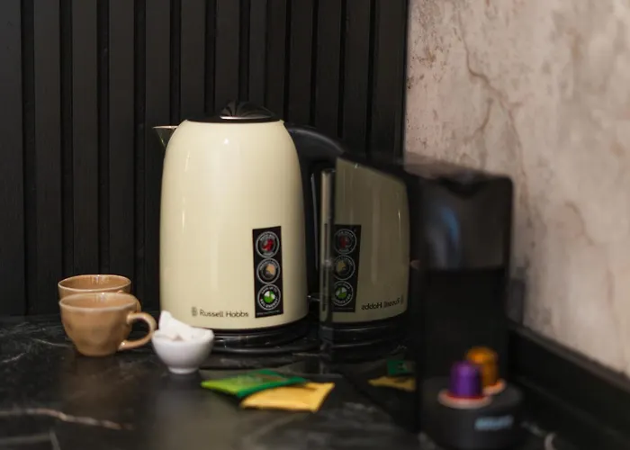 Simple Private In 5br Shared Apartment, Well Connected Location Appartement